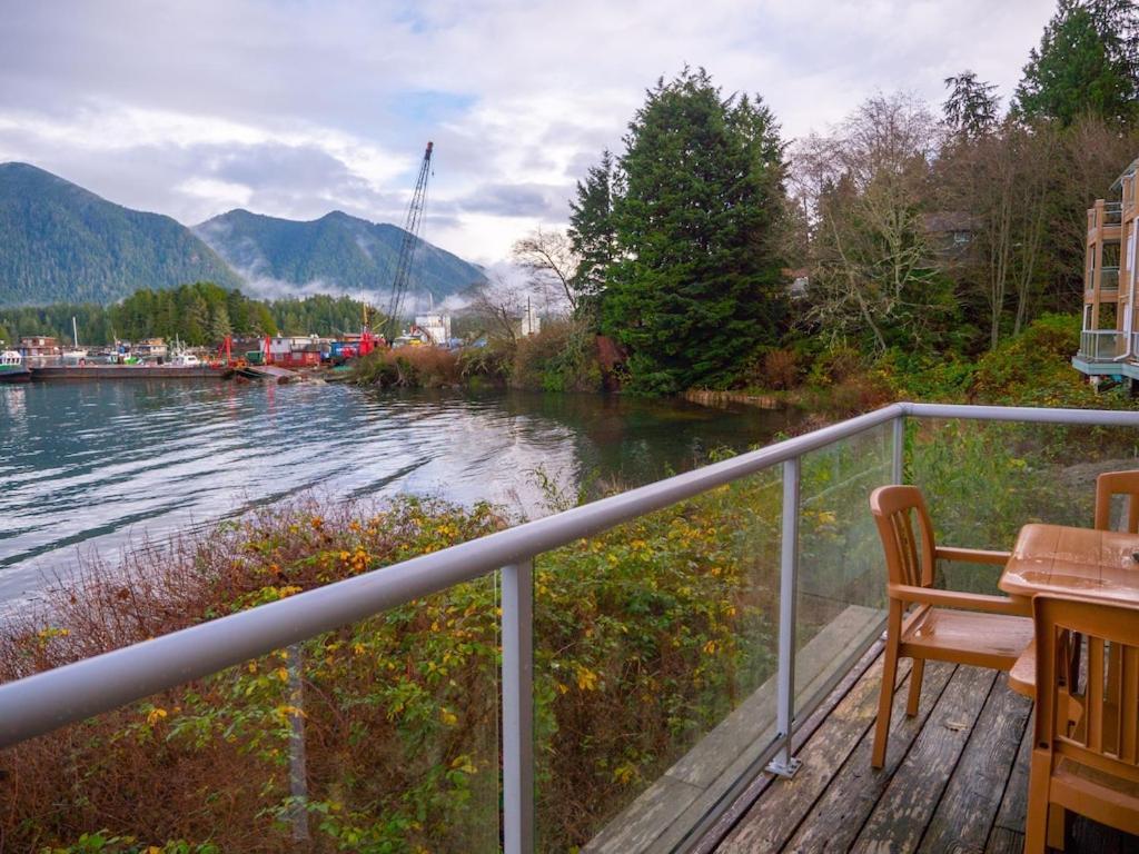 Waterfront View Of The Inlet, Short Walk To Town Apartment Tofino Luaran gambar