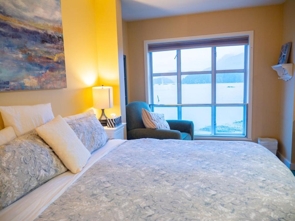 Waterfront View Of The Inlet, Short Walk To Town Apartment Tofino Luaran gambar